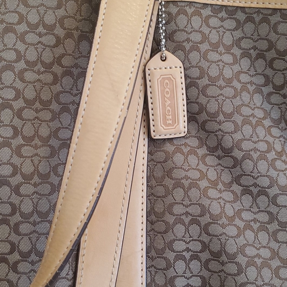 Coach Tote brown and tan no signs of use! - Picture 6 of 9